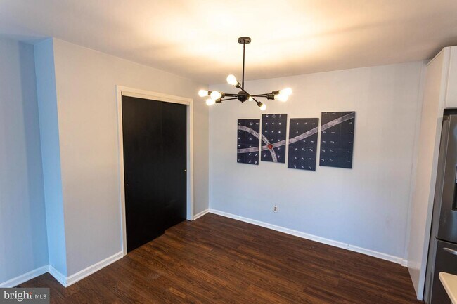 Building Photo - 74 Le Forge Ct