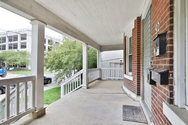 Foto del edificio - Massive 10 Bedroom Newly Renovated House P...