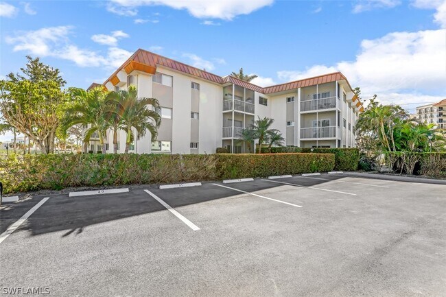 Building Photo - 1100 Gulf Shore Blvd N