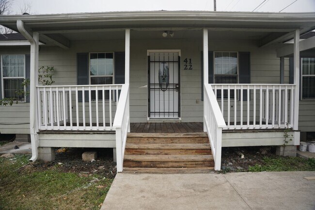 Foto del edificio - 4122 Tiffin St