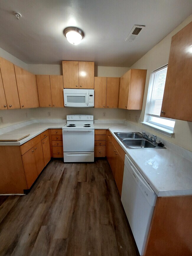 Building Photo - bingham