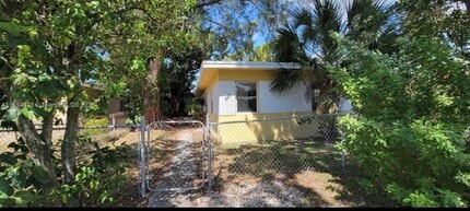 Building Photo - 843 NW 13th Ave