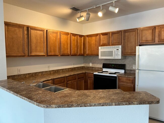 Photo - Spacious 3 Bed 2 Bath Unit For Rent in Orl... Apartment