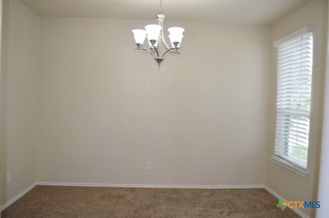 Foto del edificio - 4808 Green Meadow St