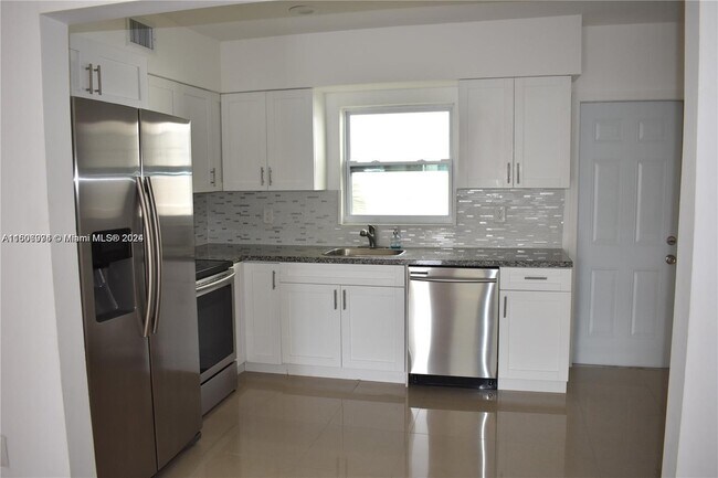 Foto del edificio - 9720 Bay Harbor Terrace