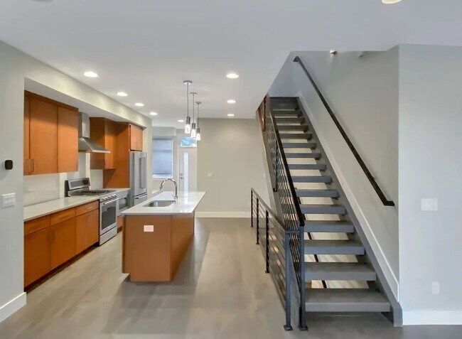 Foto del edificio - Modern 4BD, 3BA LoHi Townhome with Rooftop Deck