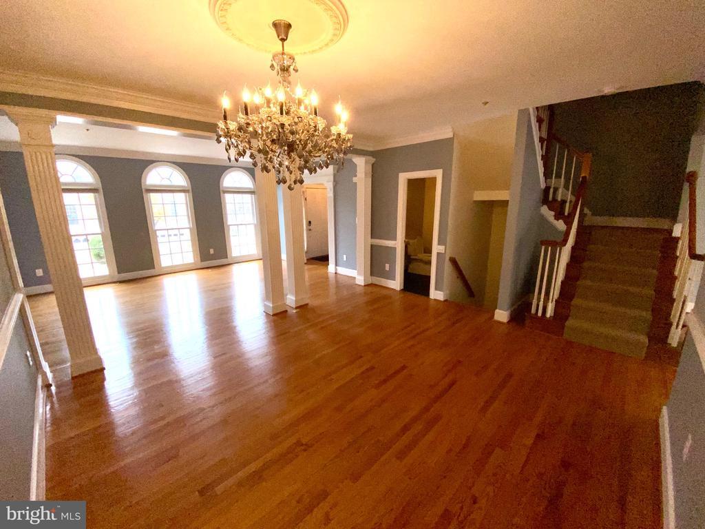 Primary Photo - 10106 Sterling Terrace