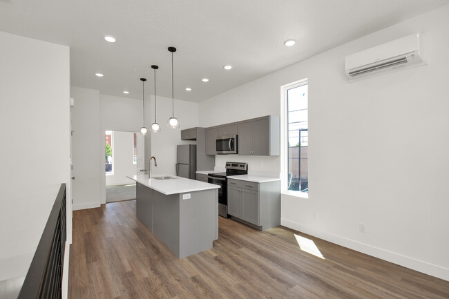 Cocina - Emeril Townhomes