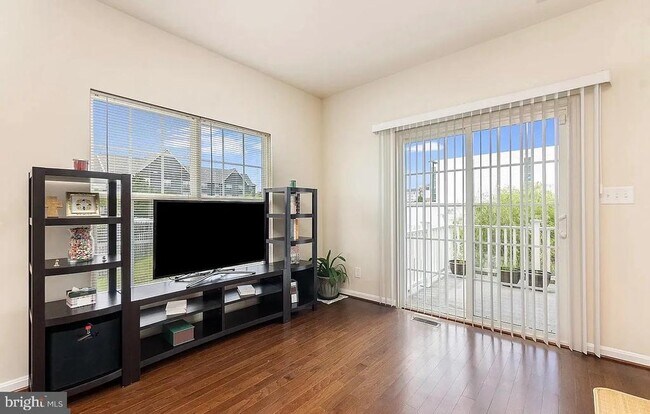 Building Photo - 4711 Wensel Rd