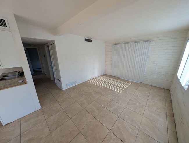 Photo - Beautiful Air Conditioned Condo! MUST SEE!...