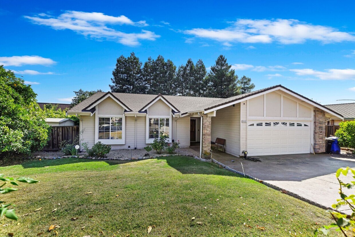 Primary Photo - Beautifully remodeled 4-bedroom Weibel home