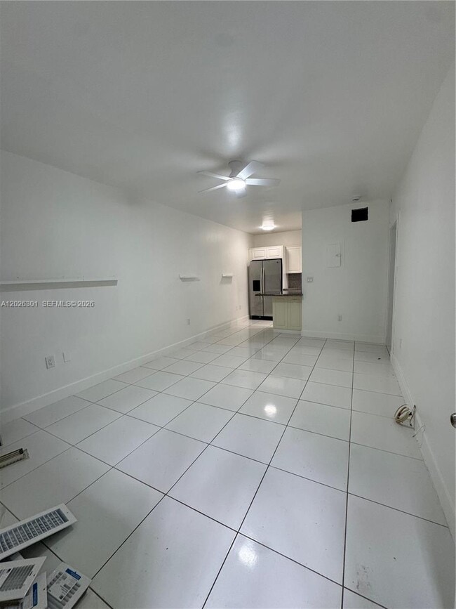 Building Photo - 10281 E Bay Harbor Dr