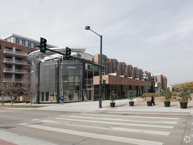 Building Photo - North Creek Residences