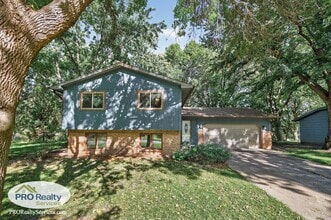 Building Photo - 12152 Robin Rd