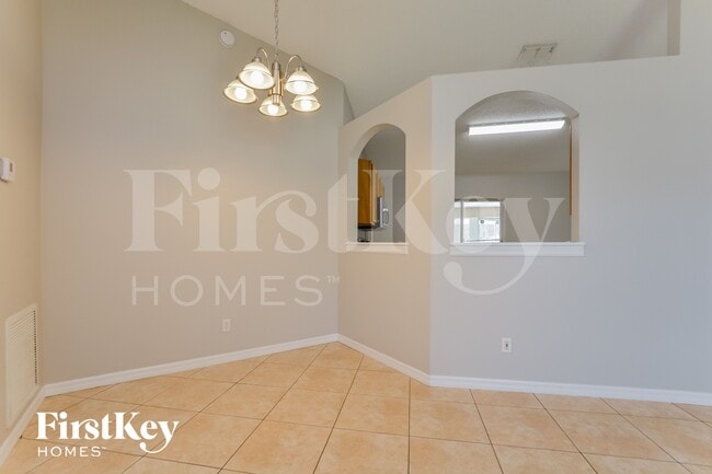 Foto del edificio - 569 N Apache Cir