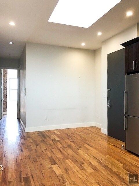 Building Photo - 285 Irving Avenue Unit #3R