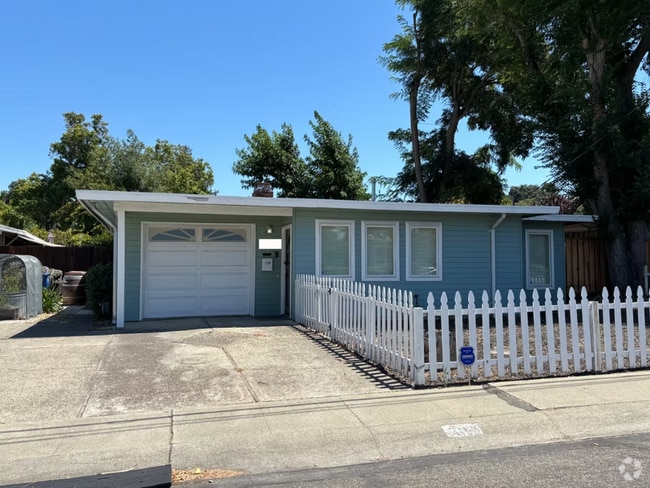 Building Photo - 3114 San Ramon Rd