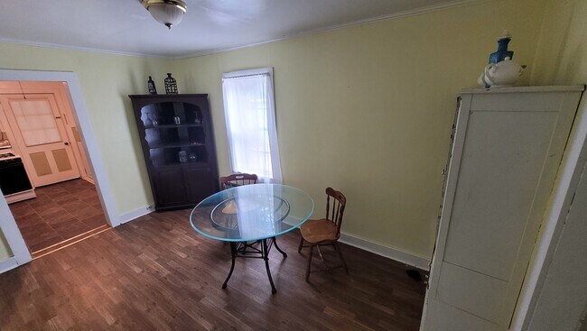 Dining Room (Photo #1) - 8 E Clinton St