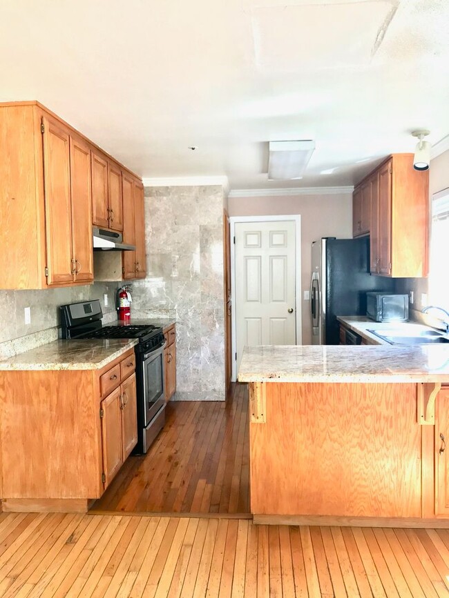 Building Photo - 8908 Gravenstein Way