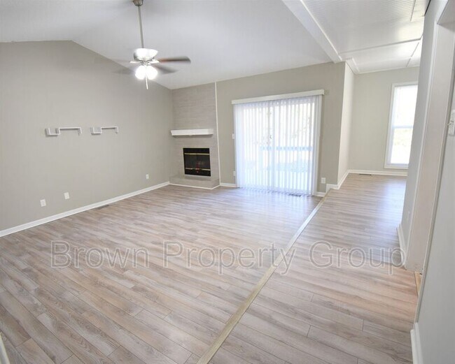 Foto del edificio - 872 Danish Dr