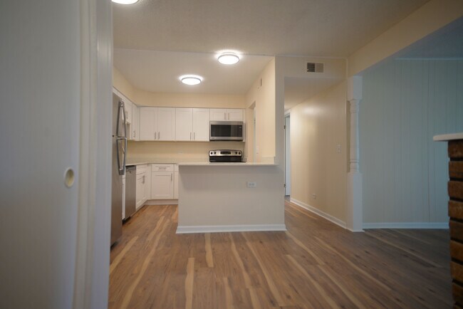 Foto del edificio - 1205 Pleasant Run Dr