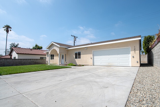Building Photo - 1219 N Azusa Ave