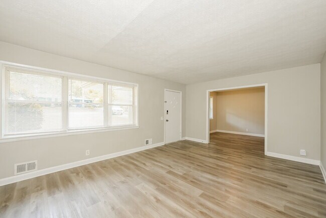 Foto del edificio - 627 Grayson Pkwy