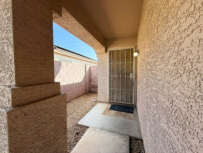 Foto del edificio - Stylish 1-story 1,301 Sq. Ft. House in Inv...