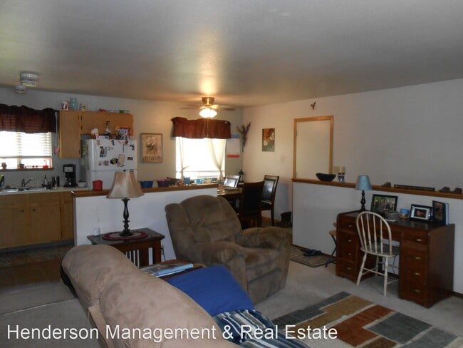 Building Photo - 3 br, 2 bath House - 914 Canyon Ct.