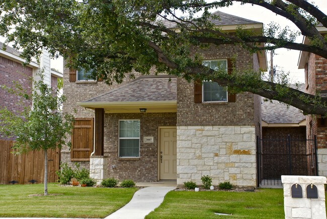 Building Photo - Mammen Park Estates