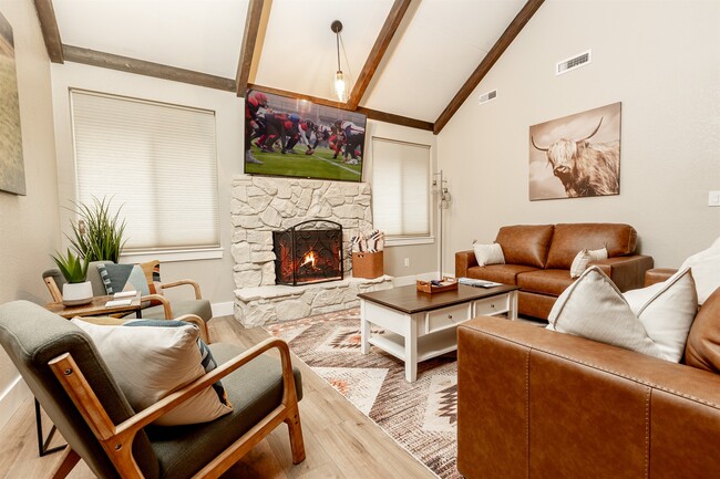 Foto del edificio - 714 N Beachwood St