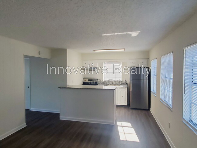 Building Photo - 5266 Davisson Ave