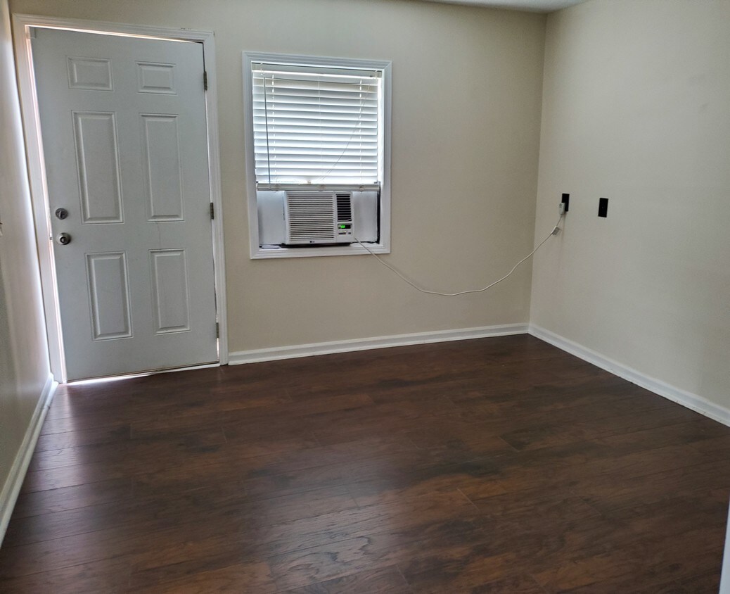 Living room - 315 Bradford Ave