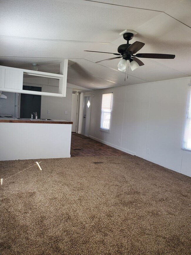 Foto del edificio - 801 Trollingwood-Hawfields Rd. lot 68