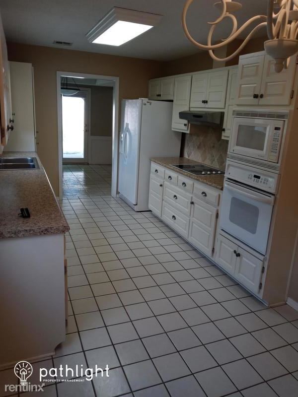 Building Photo - 3 br, 2 bath House - 2201 S Chestnut Avenu...