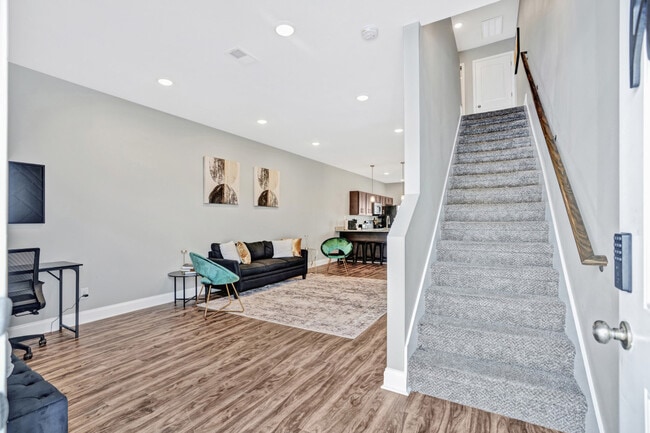 Building Photo - 541 New S Dr