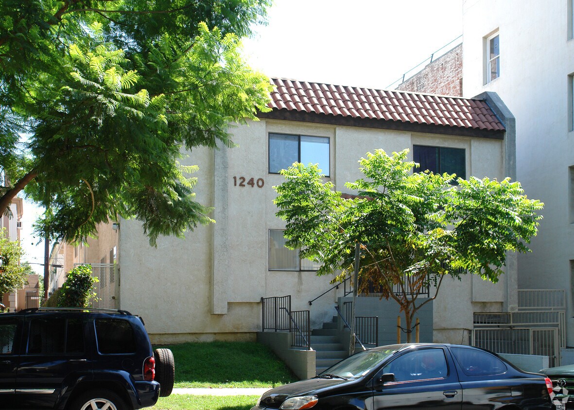 Building Photo - 1240 N Flores St