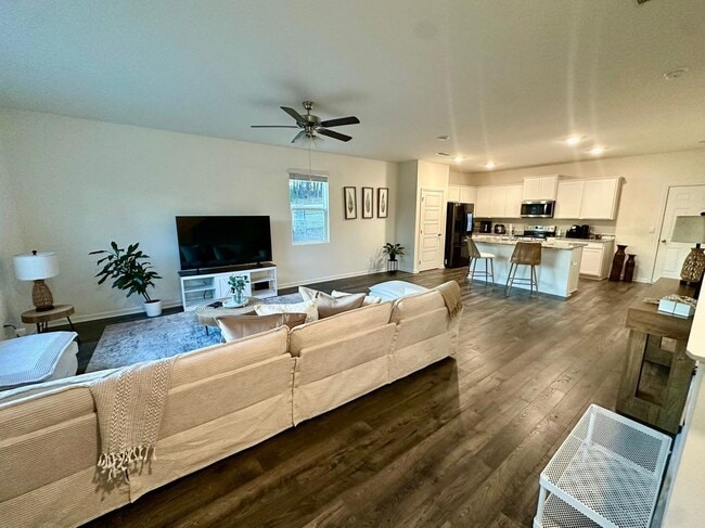 Building Photo - 608 Gray Br Ct