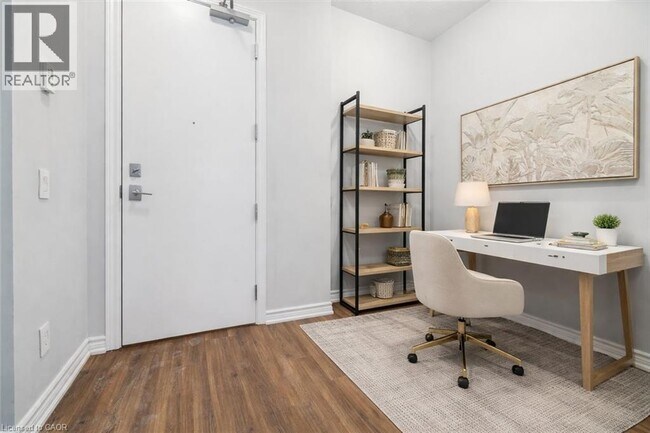 Photo du bâtiment - 40 Esplanade Ln