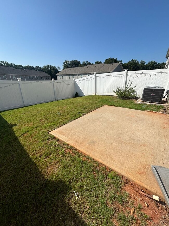 Building Photo - 1210 N Norwhich Ln
