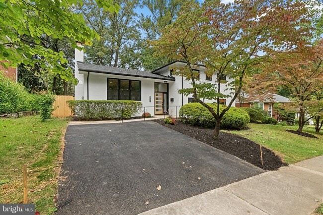 Foto del edificio - 6311 Tulsa Ln