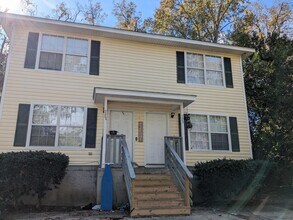 Building Photo - 729 Wailes St