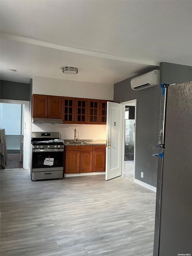 Building Photo - 942 79th St