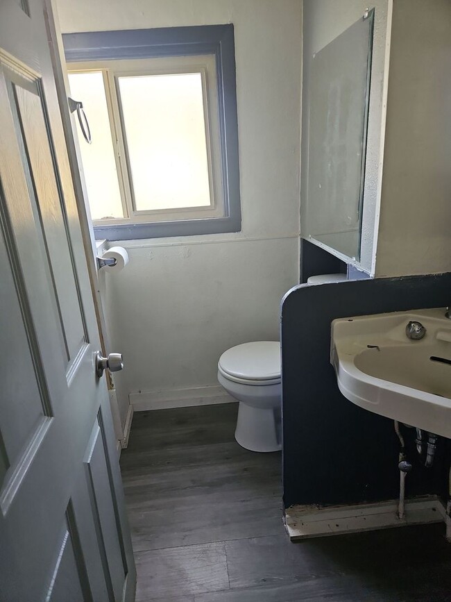 Building Photo - 2ba 1ba with Garage