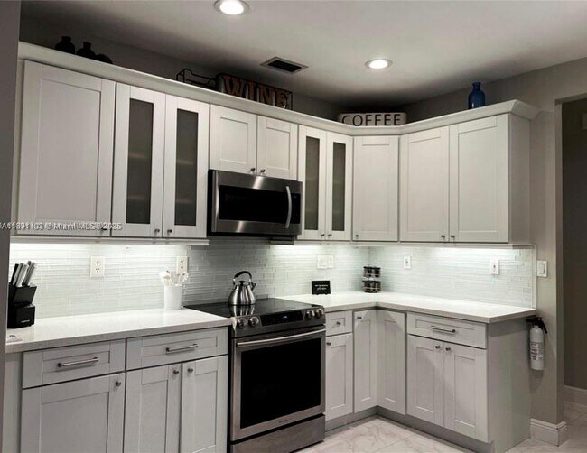 Foto del edificio - 12591 NW 57th Pl