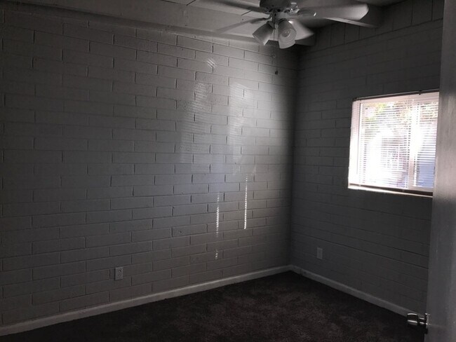 Foto del edificio - 1022 N. Palo Verde Blvd #H