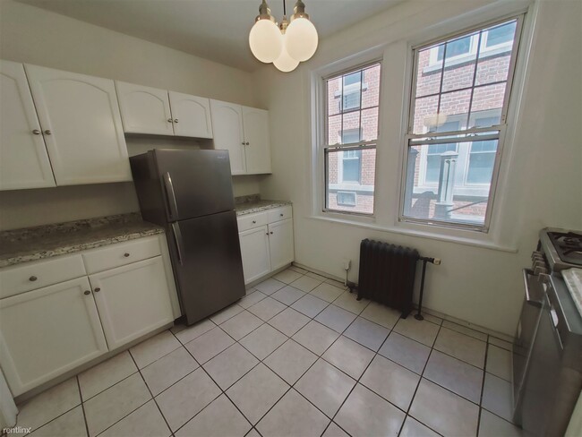 Foto del edificio - 1 br, 1 bath Condo - 637 Summer St Unit M