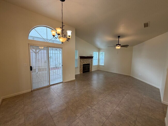 Foto del edificio - Beautiful Updated Home