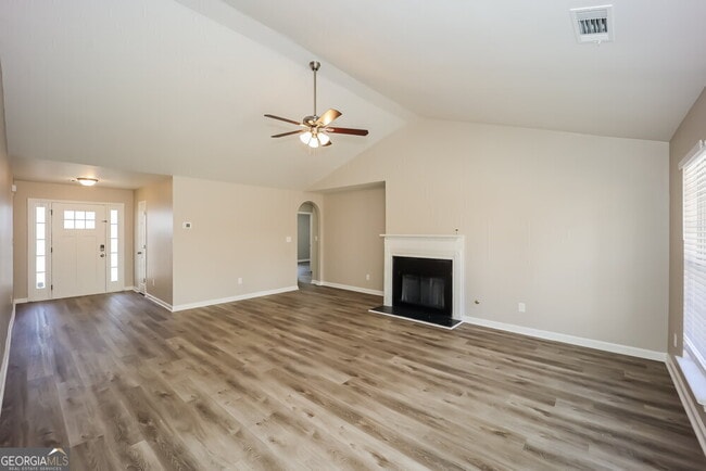 Building Photo - 5744 Village Loop