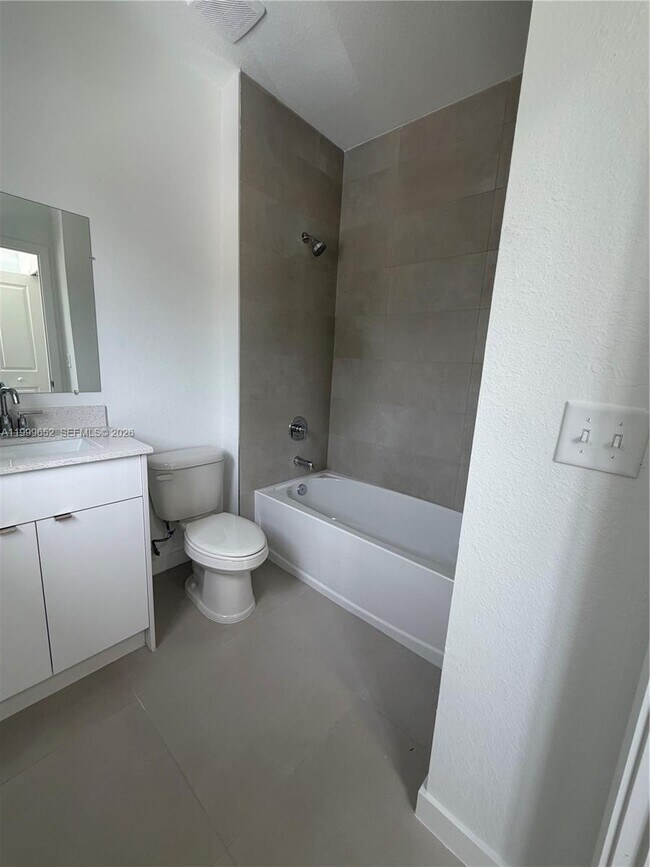 Foto del edificio - 8034 NW 14th Pl